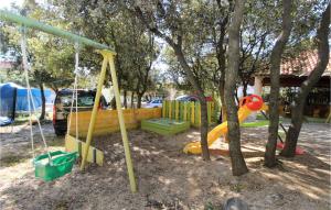 2 Bedroom Lovely Apartment In Mandre