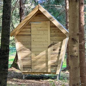 Hanging treehouse farmstay