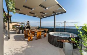 Amazing Apartment In Baric Draga 