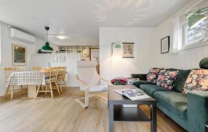 3 Bedroom Stunning Home In Glesborg