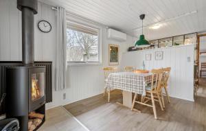3 Bedroom Stunning Home In Glesborg