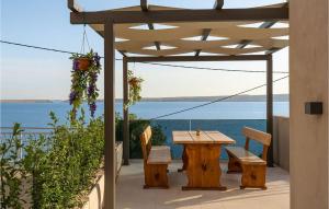 1 Bedroom Cozy Apartment In Baric Draga