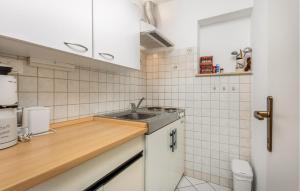 2 Bedroom Awesome Apartment In Selce 