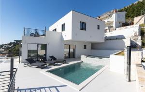 Stunning Home In Celina