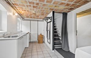 Gorgeous Home In Hadsund With Wifi