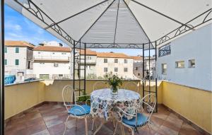 Awesome Apartment In Zaton With Wifi