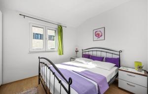 Awesome Apartment In Zaton With Wifi