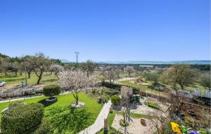 2 Bedroom Stunning Apartment In Skradin 