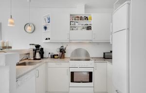 2 Bedroom Awesome Home In Glesborg