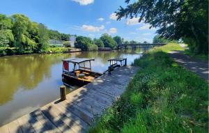Maisons de vacances 2 Bedroom Stunning Home In Caden : photos des chambres