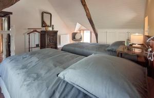 Maisons de vacances 2 Bedroom Stunning Home In Caden : photos des chambres