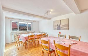 Lovely Apartment In Bischofsheim