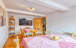 Lovely Apartment In Bischofsheim