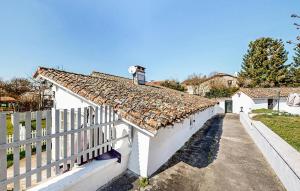 2 Bedroom Cozy Home In Oradour-Fanais