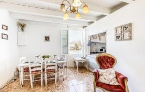 2 Bedroom Cozy Home In Oradour-Fanais