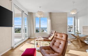 2 Bedroom Cozy Apartment In Sibenik