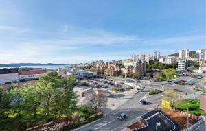 2 Bedroom Cozy Apartment In Sibenik 