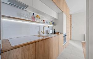 2 Bedroom Cozy Apartment In Sibenik