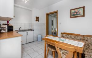 Cozy Apartment In Selce With Wifi 