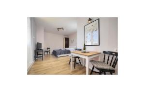 Amazing Apartment In Makarska 