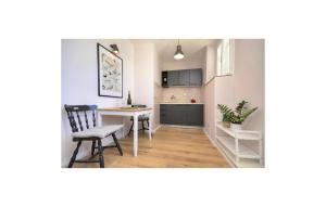 Amazing Apartment In Makarska