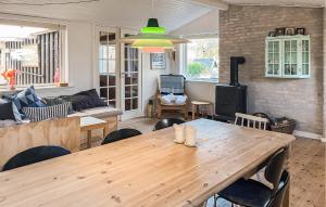 4 Bedroom Beautiful Home In Fårevejle