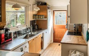 4 Bedroom Beautiful Home In Fårevejle