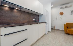 Awesome Apartment In Novalja With Wifi 