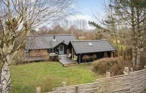 3 Bedroom Nice Home In Fårevejle - 福勒瓦伊勒
