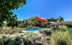 Maisons de vacances Superbe Maison Avec Piscine : photos des chambres