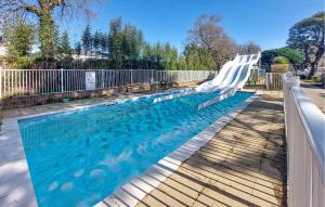 Mobilhome With Shared Pool