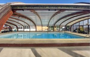 Mobilhome With Shared Pool