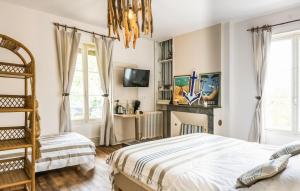 Maisons de vacances Superbe Maison Avec Piscine : photos des chambres