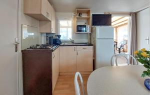 Mobilhome With Shared Pool