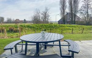 Amazing Home In Den Oever With Wifi