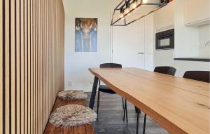 Amazing Home In Den Oever With Wifi