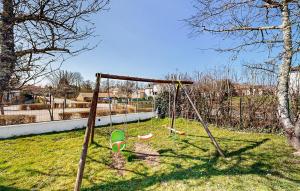 2 Bedroom Cozy Home In Oradour-Fanais