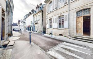 Gorgeous Apartment In Lons-Le-Saunier