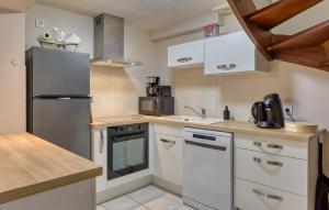 Lovely Home In Hauteville-Sur-Mer