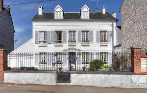 3 Bedroom Awesome Home In Vernon - 吉维尼