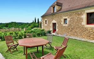 Maisons de vacances Awesome Home In La Chapelle-Aubareil : photos des chambres