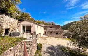 Pittoresque Maison De Vacances - Rochessadoule