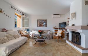 Stunning Home In Tourrettes With Wifi