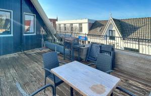 Beautiful Apartment In Hippolythushoef