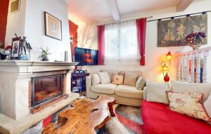 Amazing Home In Solliès-Ville