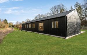 4 Bedroom Lovely Home In Stege