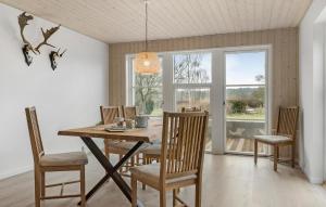 Cozy Home In Faxe Ladeplads With Wifi