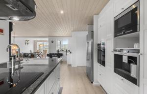 Cozy Home In Faxe Ladeplads With Wifi