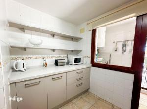 (HEN001) Stunning Garden Apartment