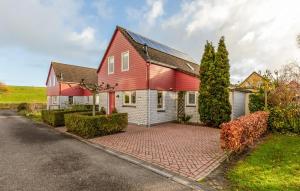 Beautiful Home In Wemeldinge With Sauna